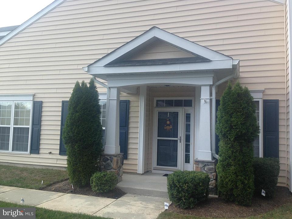 2nd image of 239 Williamsburg Cir