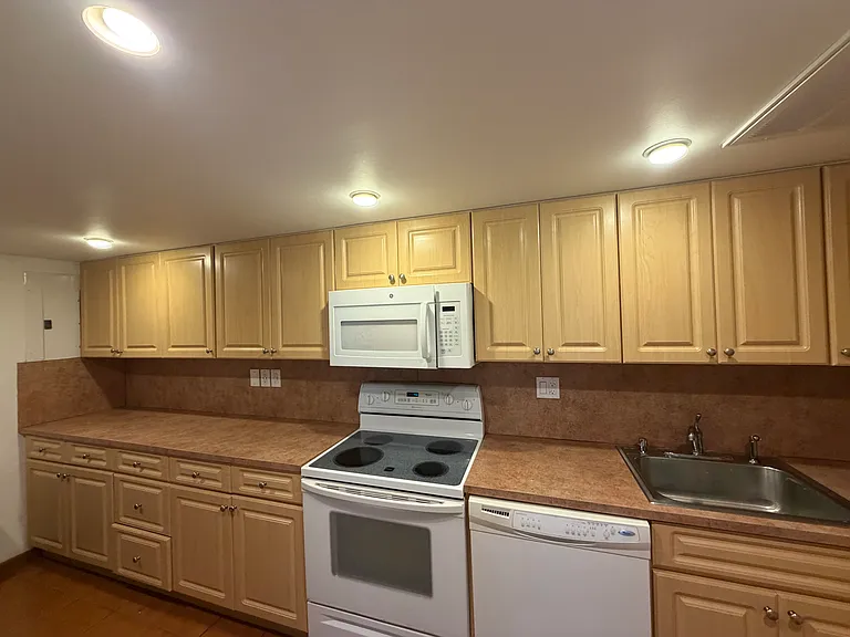14279 Kendale Lakes Cir — Photo 15
