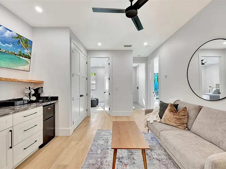 331 Albert St — Photo 21