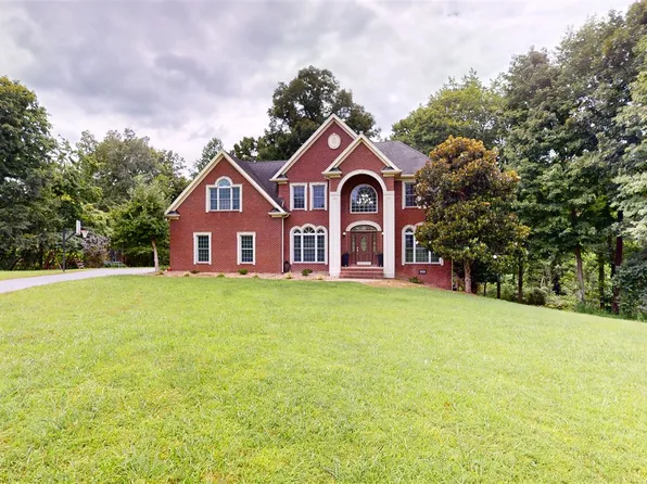 7997 Bowling Green Rd, Scottsville, KY 42164
