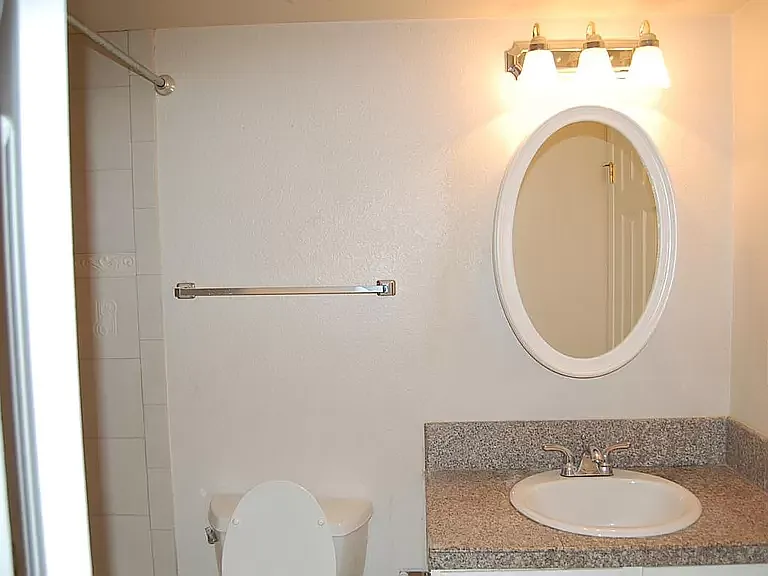 735 N Arrowhead Dr #3 — Photo 15