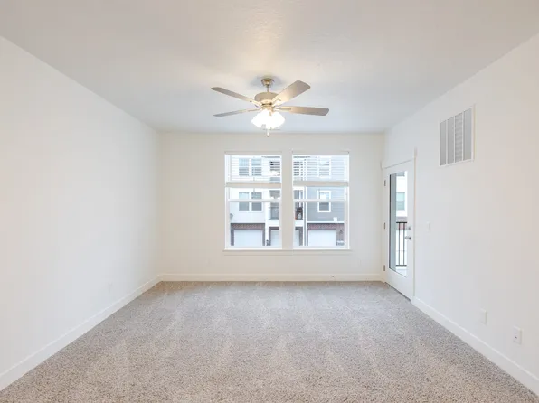 693 W 4500 S Unit 204, Mapleton, UT 84664