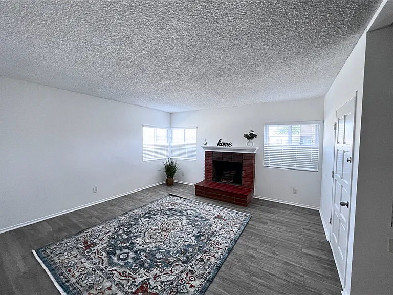 26110 Narbonne Ave — Photo 34