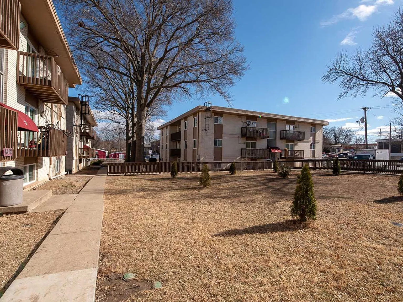 Eagle's Nest Apartments — Photo 4