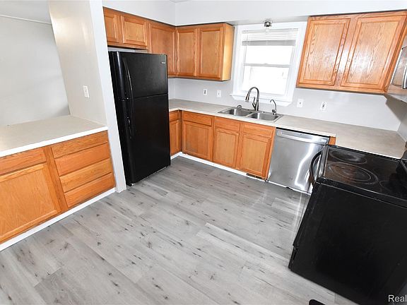 3rd image of 5825 Branch Rd