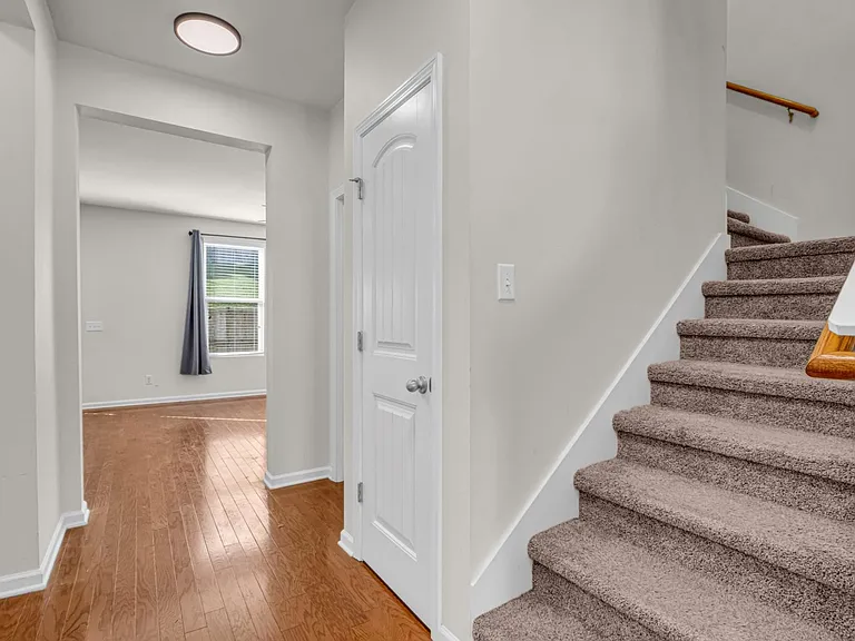 1034 Livingstone Ln — Photo 14