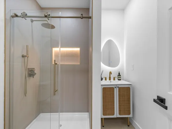 336a Danforth Avenue image 9 of 27