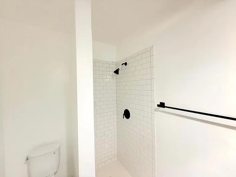 1426 South Point View St. — Photo 21