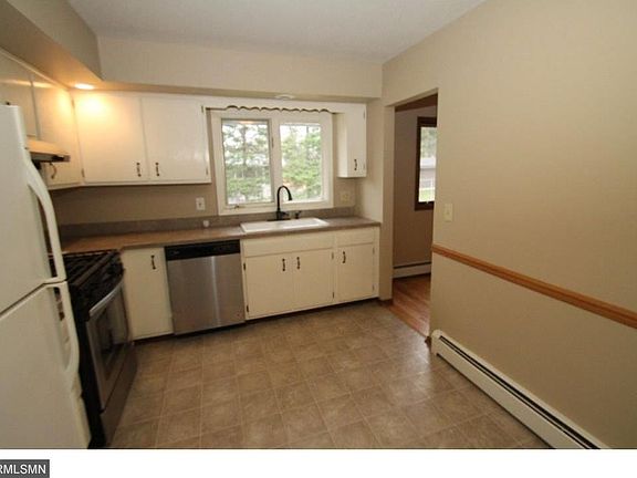 4th image of 3400 Clark St