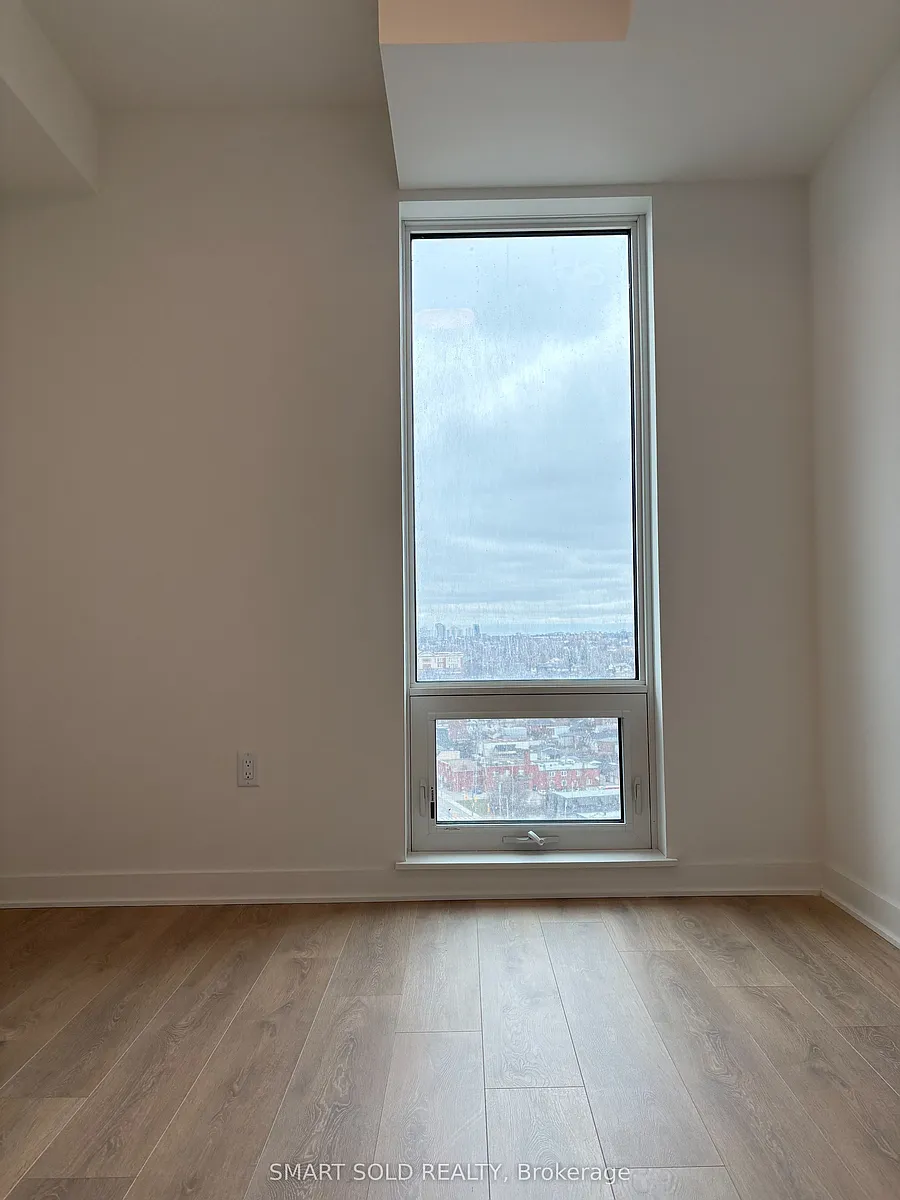 Building Photo - 1185 Dupont St #1403