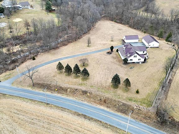 3rd image of 757 E Rehrersburg Rd