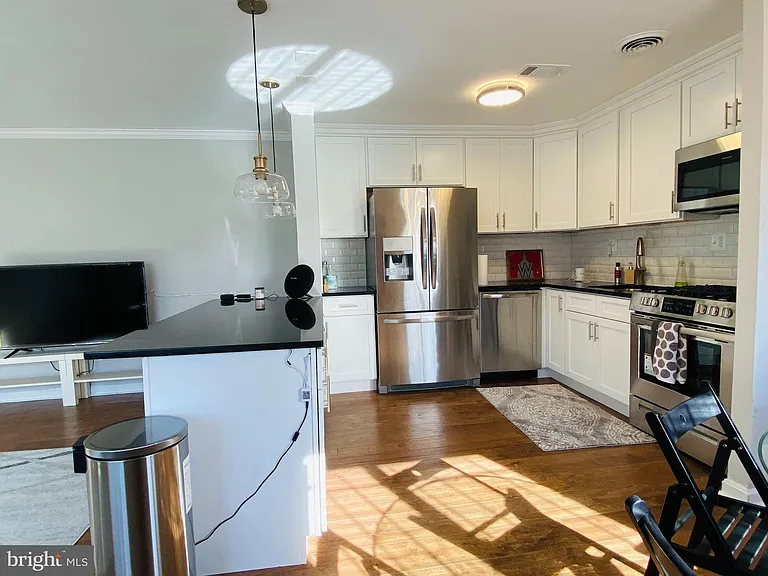 1221 N Quinn St #1 — Photo 33