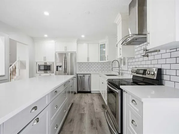 187 SE Templeton Cir NE, Calgary, AB T1Y 4G6