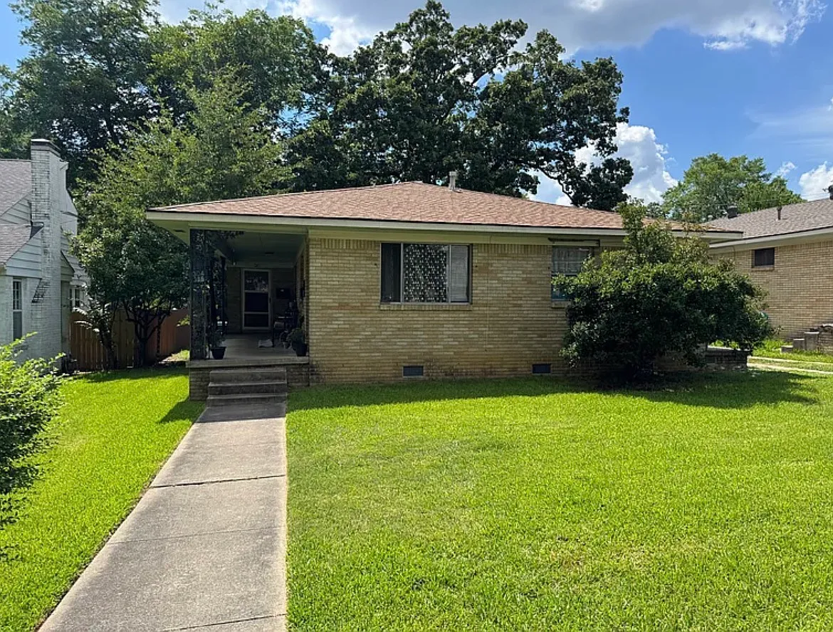 2 bed, 900 sqft, $1,025 — Photo 1