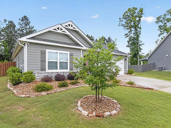 3rd image of 8003 Barton Dr