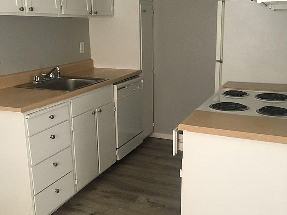 3rd image of 2455 F St SE APT 5