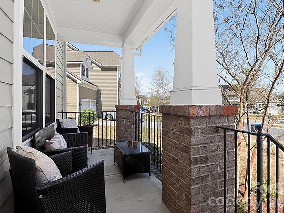 4th image of 17320 Belmont Stakes Ln