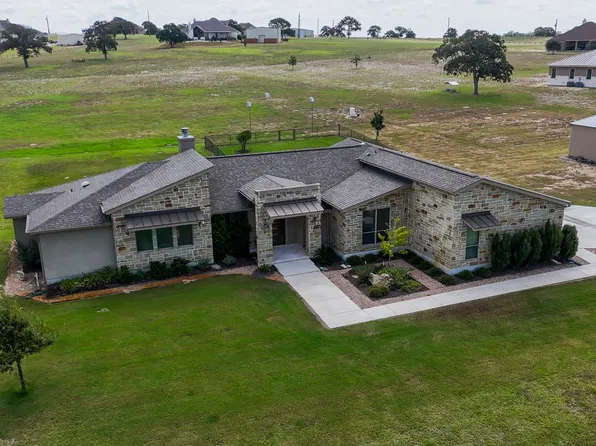 263 TRIPLE R DR, La Vernia, TX 78121