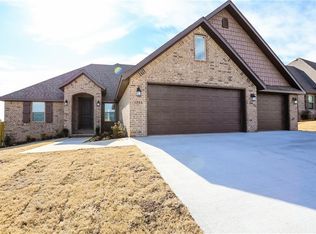 1344 Sweetbriar Cir, Centerton, AR 72719