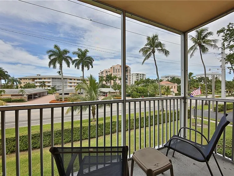 1100 Gulf Shore Blvd N #207 — Photo 14