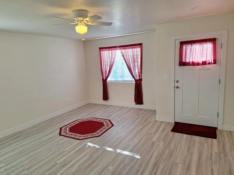2721 S Old Highway 91 — Photo 4