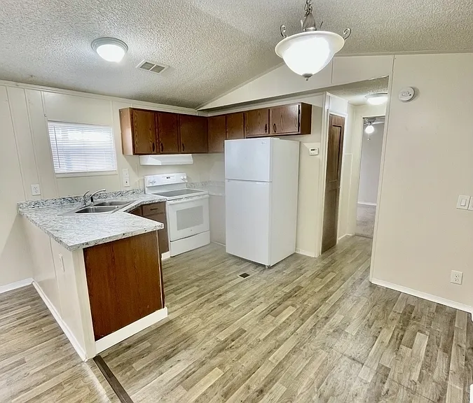 232 Stockton St — Photo 5