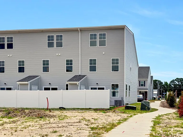 305 Starfish Ln — Photo 28