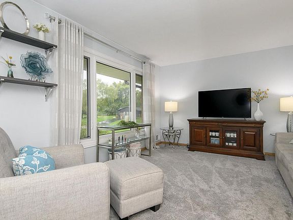 3rd image of 18550 Brookridge DRIVE