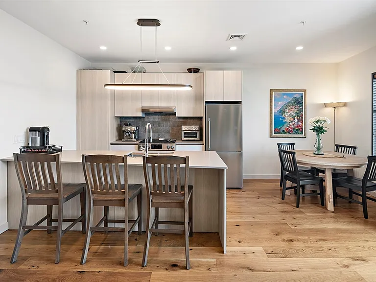 211 Condor St #8 — Photo 5