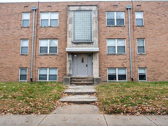 2nd image of 140 E 19th St #12