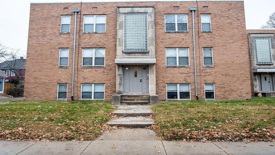 2nd image of 140 E 19th St #2B-1Ba-600Sqft