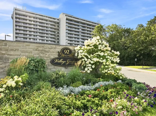 92 Church St S #301, Ajax, ON L1S 6B4