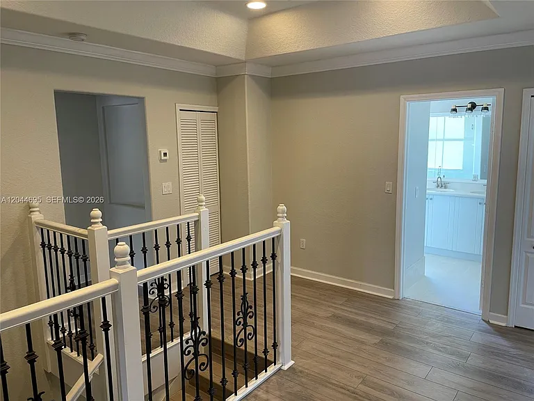 15431 SW 39th Ter — Photo 15