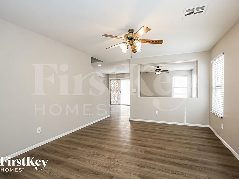 6032 Sierra Lakes St — Photo 3