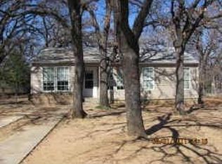 5175 Meadowbrook Dr, Fort Worth, TX 76112