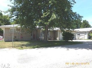 103 Lisenby St, Clinton, IL 61727