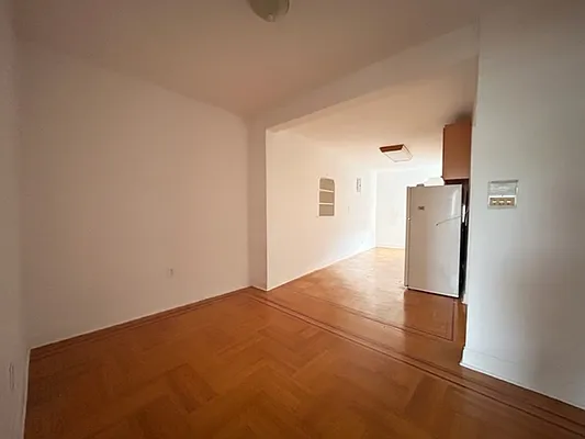 Rented by Lang Realty LLC | media 7