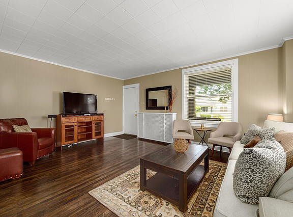 5th image of 34 N Waiola Ave APT 1