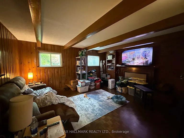 357 Monica Cres — Photo 10