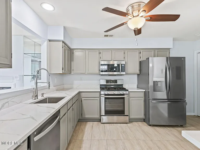 761 Banyan Ct — Photo 15