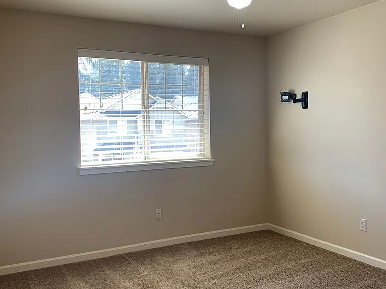 3020 NE 75th St — Photo 24