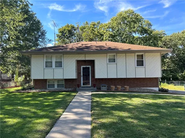 11014 N Harrison St, Kansas City, MO 64155