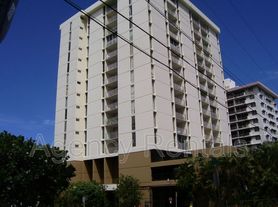 2714 Kahoaloha Ln, Honolulu, HI