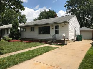 1012 Helen St, Garden City, MI 48135