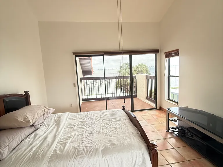 3270 River Villa Way — Photo 36