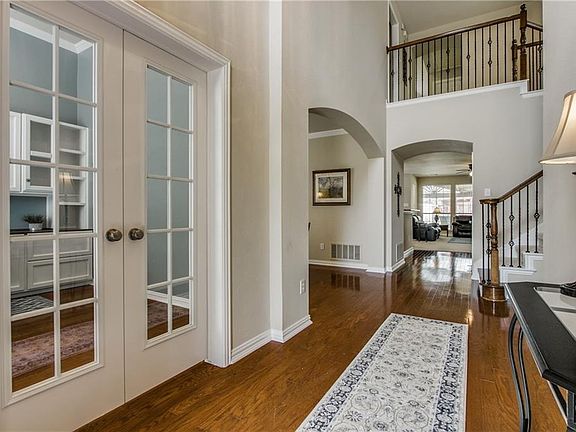 3rd image of 1021 Noble Ave