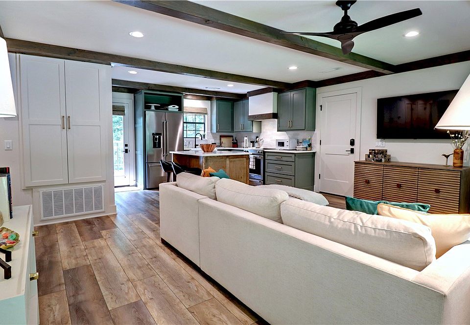 2nd image of 19028 Dogwood Cir