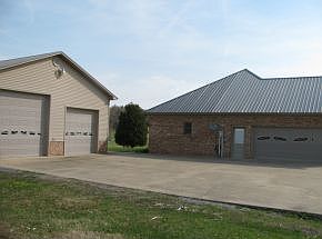 2nd image of 1222 Pigeon Creek Rd