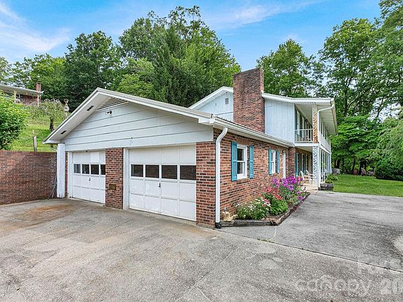 3rd image of 106 Flora Lina Dr