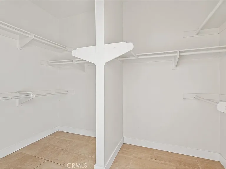 729 Maywood Ct — Photo 15